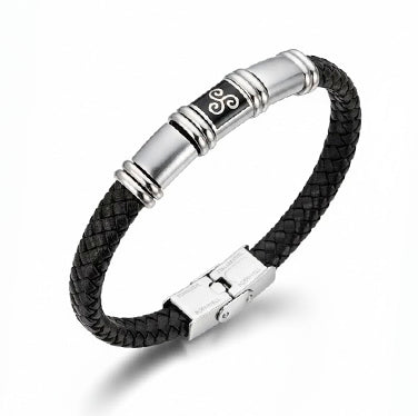Pulsera de cuero negro con acero grabado